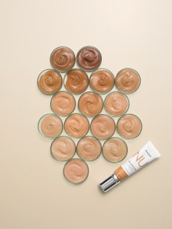 Nu Colour Bioadaptive* BB+ Skin Loving Foundation Sand AANBIEDING - Afbeelding 4